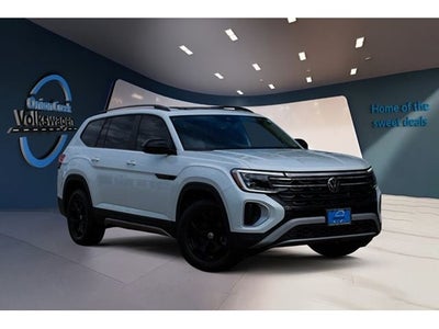 2024 Volkswagen Atlas 2.0T Peak Edition SEL