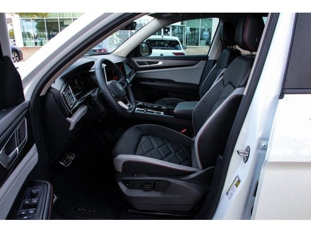2024 Volkswagen Atlas 2.0T Peak Edition SEL