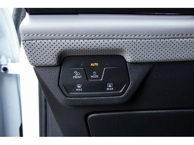 2024 Volkswagen Atlas 2.0T Peak Edition SEL