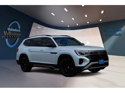 2024 Volkswagen Atlas 2.0T Peak Edition SEL