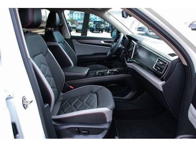 2024 Volkswagen Atlas 2.0T Peak Edition SEL