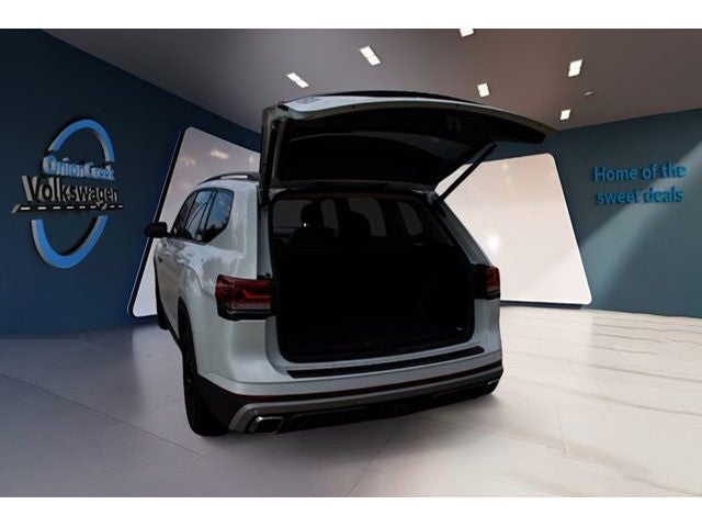 2024 Volkswagen Atlas 2.0T Peak Edition SEL