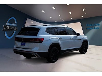 2024 Volkswagen Atlas 2.0T Peak Edition SEL