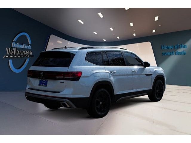 2024 Volkswagen Atlas 2.0T Peak Edition SEL