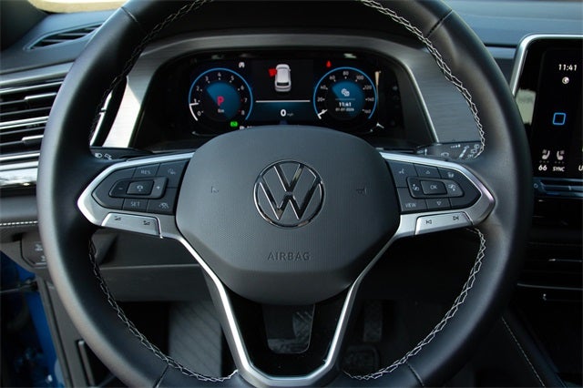 2025 Volkswagen Atlas Cross Sport 2.0T SE w/Technology