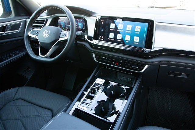 2025 Volkswagen Atlas Cross Sport 2.0T SE w/Technology