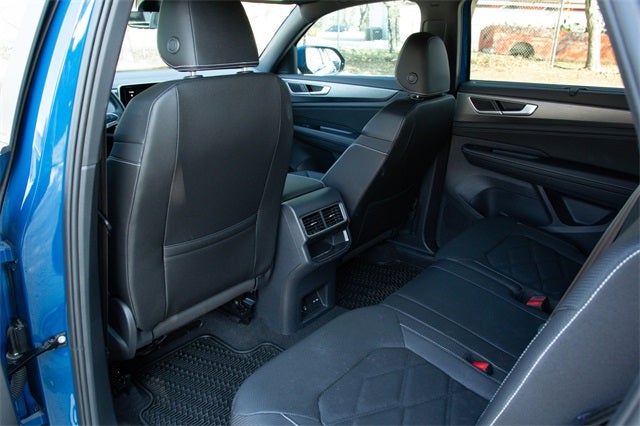 2025 Volkswagen Atlas Cross Sport 2.0T SE w/Technology