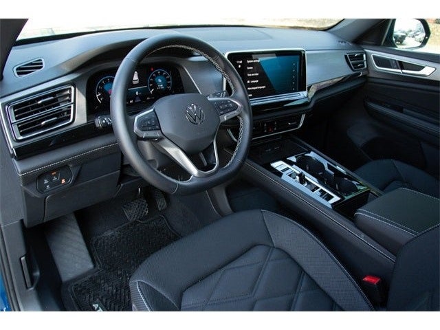 2025 Volkswagen Atlas Cross Sport 2.0T SE w/Technology