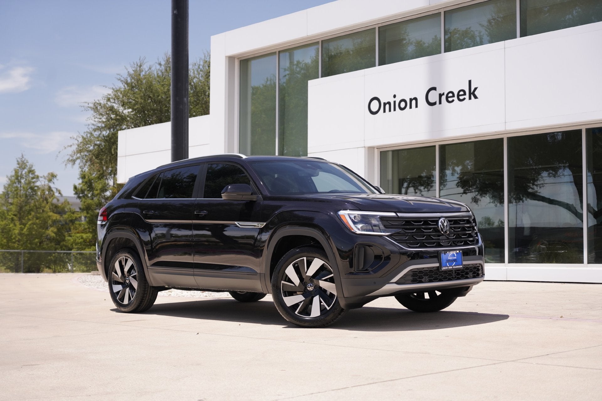 2026 Volkswagen Atlas Cross Sport SE w/Technology