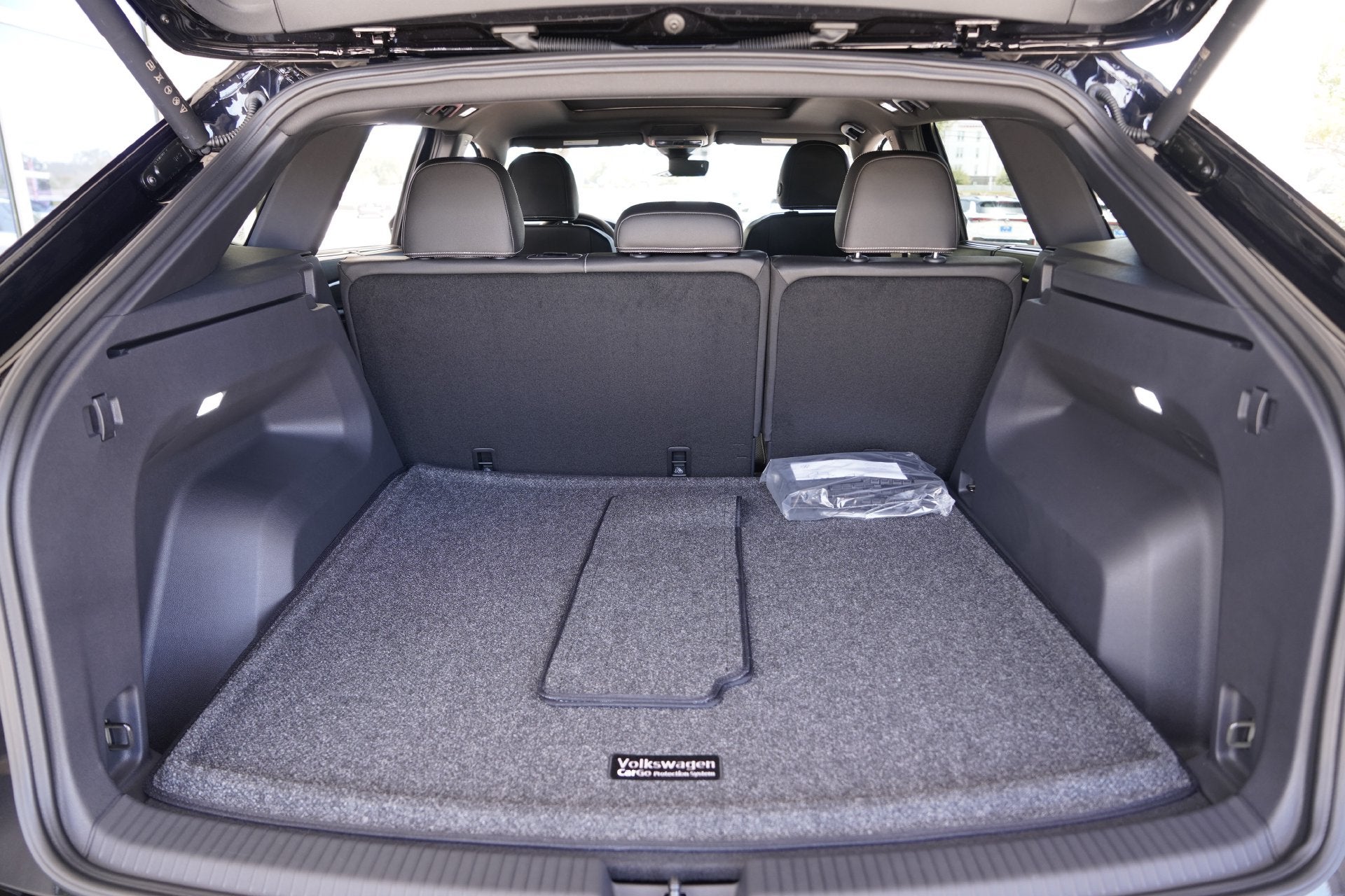 2026 Volkswagen Atlas Cross Sport SE w/Technology