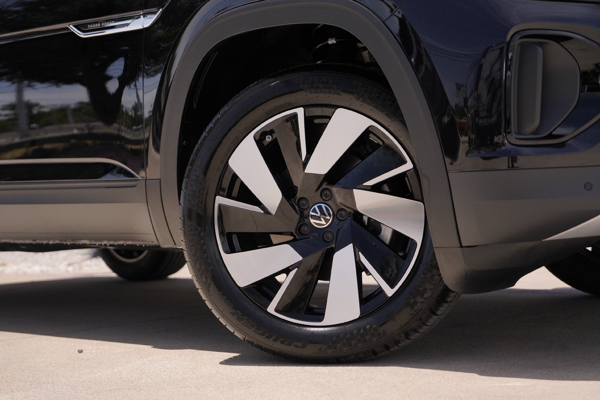 2026 Volkswagen Atlas Cross Sport SE w/Technology