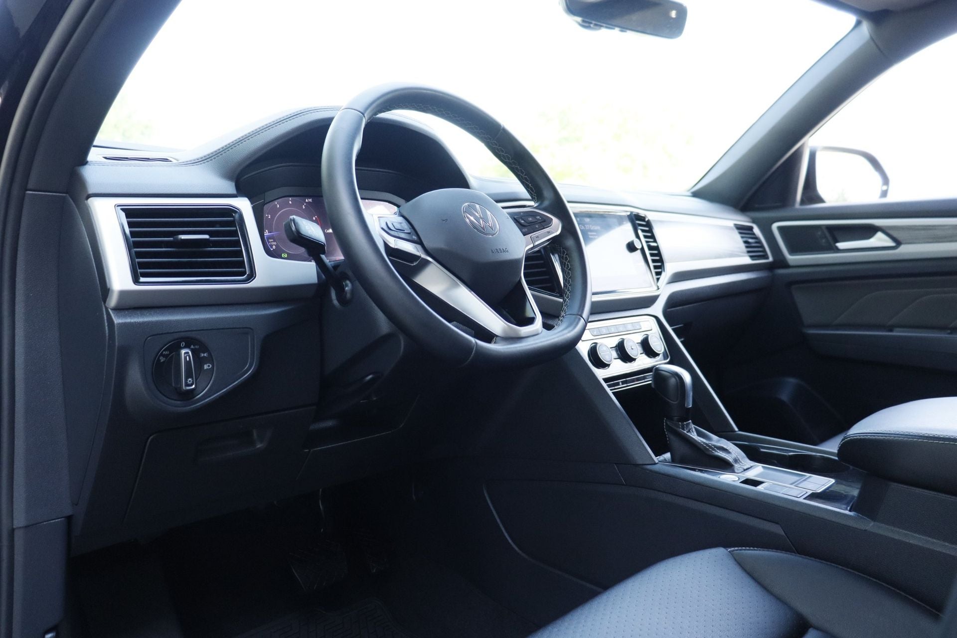 2023 Volkswagen Atlas Cross Sport 3.6L V6 SE w/Technology