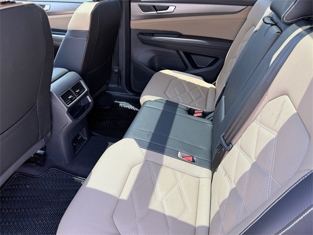 2025 Volkswagen Atlas Cross Sport 2.0T SE w/Technology