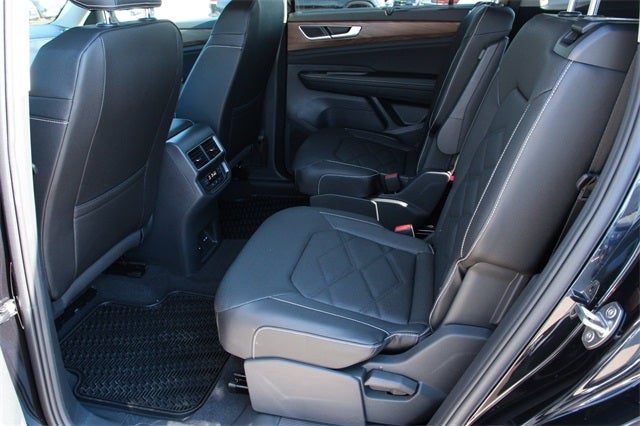 2026 Volkswagen Atlas 2.0T SE w/ Technology