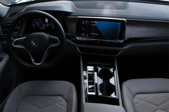 2025 Volkswagen Atlas 2.0T SE w/ Technology