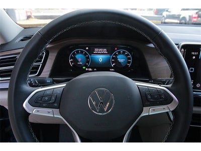 2025 Volkswagen Atlas 2.0T SE w/ Technology