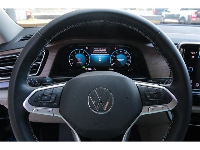 2025 Volkswagen Atlas 2.0T SE w/ Technology