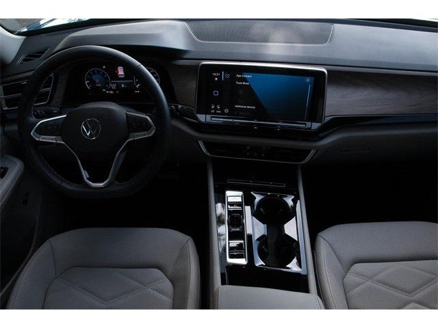 2025 Volkswagen Atlas 2.0T SE w/ Technology