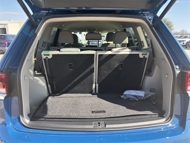 2025 Volkswagen Atlas 2.0T SE w/ Technology