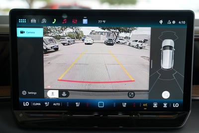 2027 Volkswagen Atlas SE w/Technology