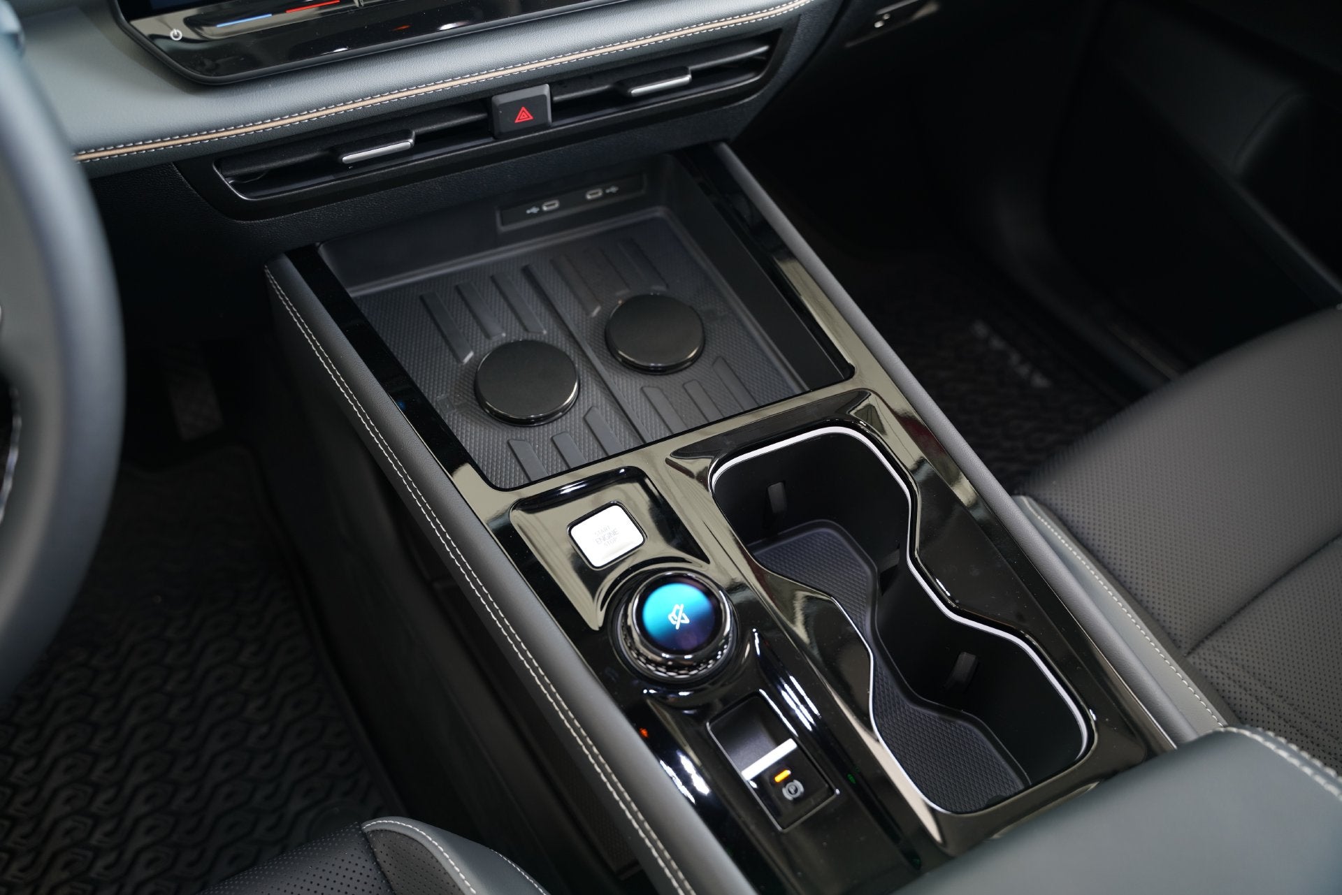 2027 Volkswagen Atlas SE w/Technology