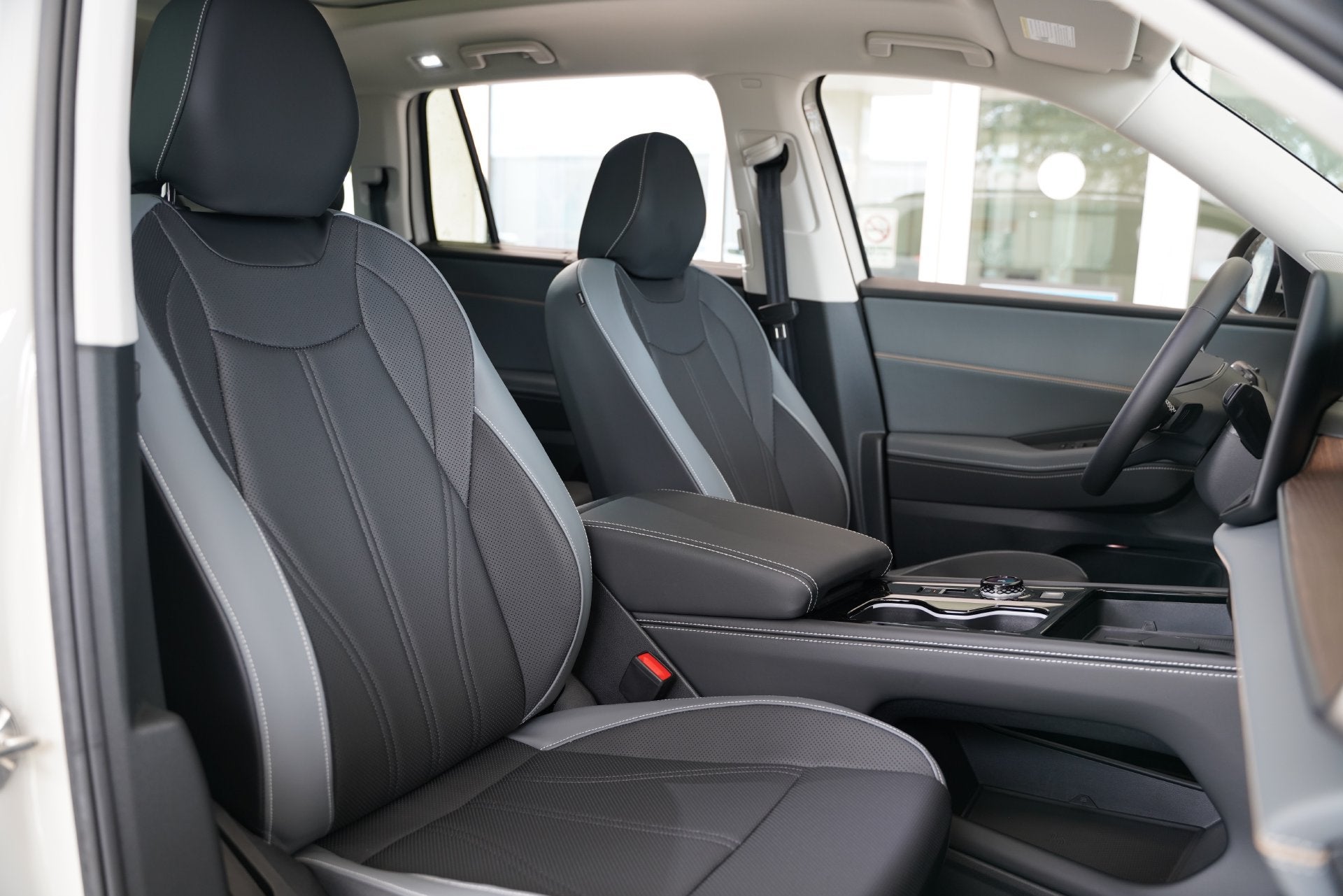 2027 Volkswagen Atlas SE w/Technology