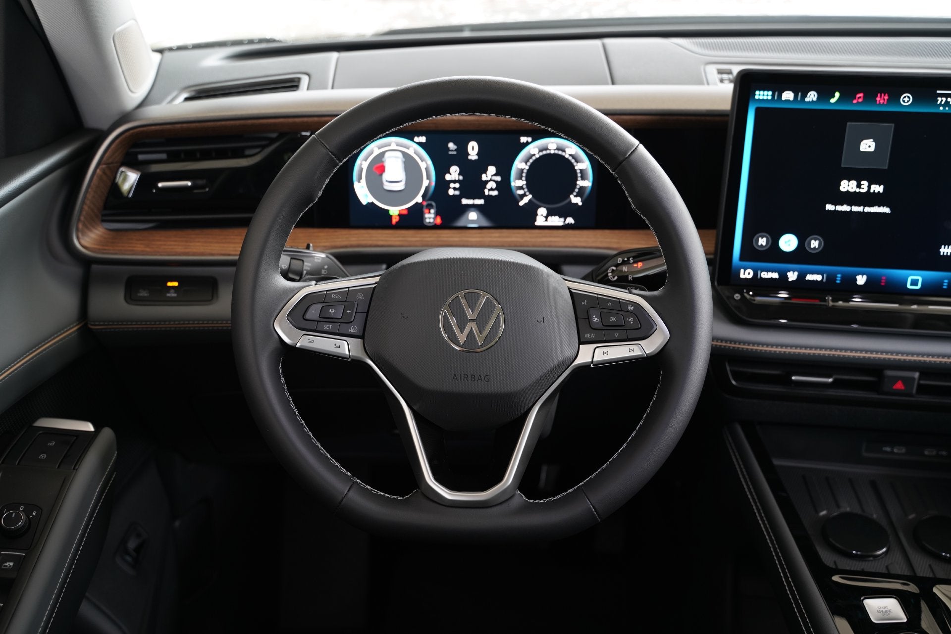 2027 Volkswagen Atlas SE w/Technology