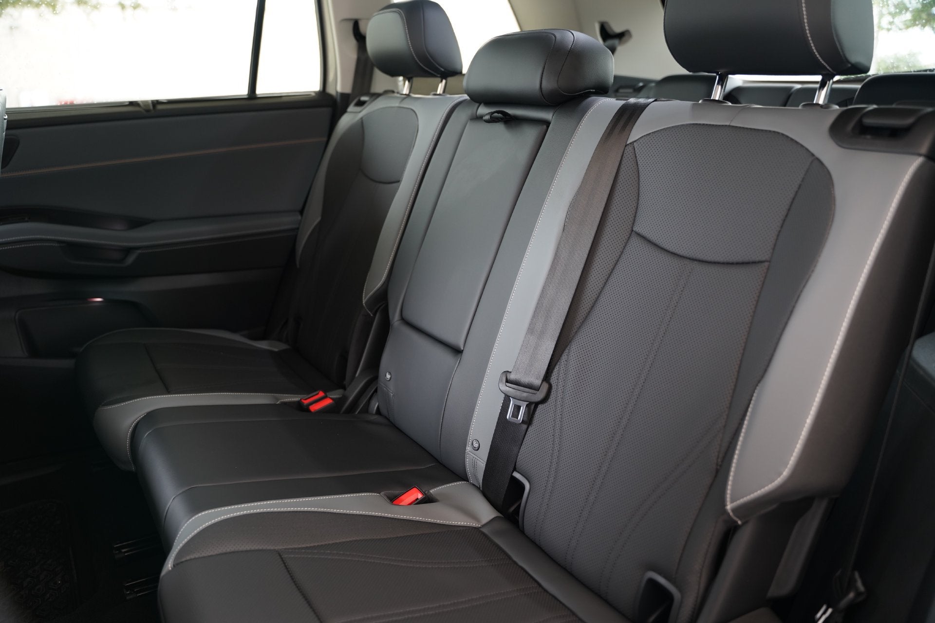 2027 Volkswagen Atlas SE w/Technology