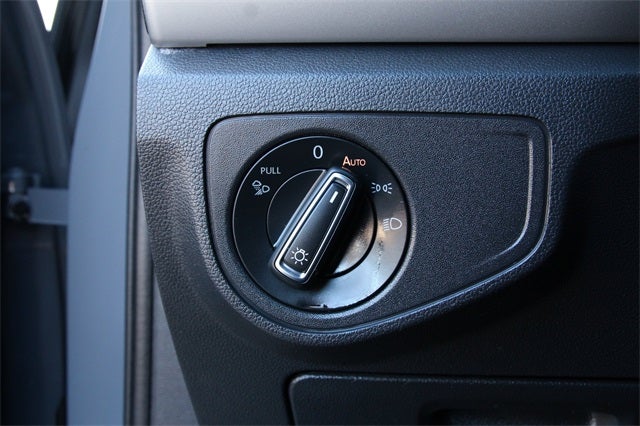 2021 Volkswagen Atlas Cross Sport 3.6L V6 SE w/Technology R-Line