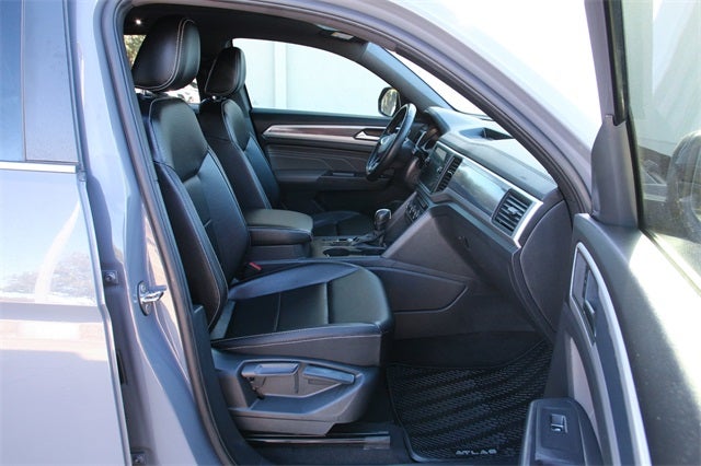 2021 Volkswagen Atlas Cross Sport 3.6L V6 SE w/Technology R-Line