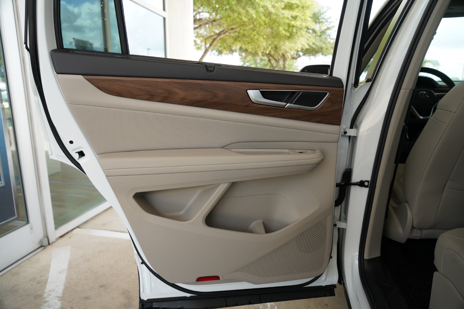 2026 Volkswagen Atlas SE w/Technology