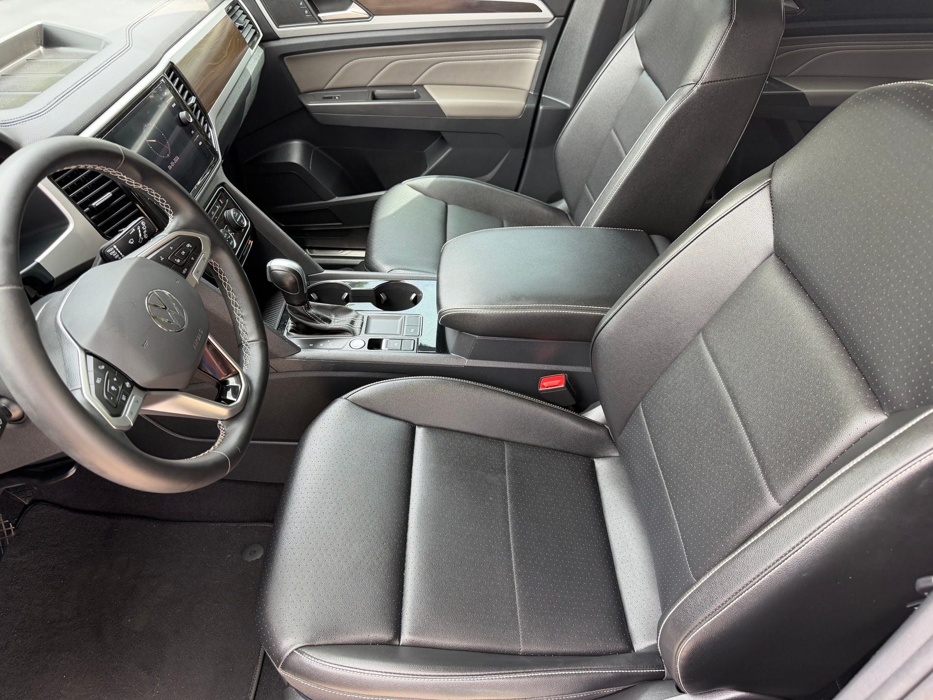 2023 Volkswagen Atlas 2.0T SE w/Technology