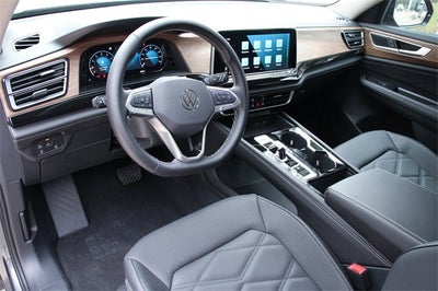 2025 Volkswagen Atlas 2.0T SE w/Technology