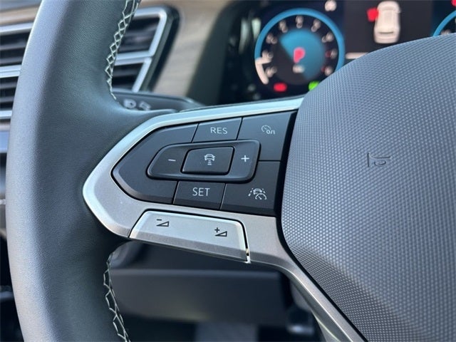 2025 Volkswagen Atlas 2.0T SE w/ Technology