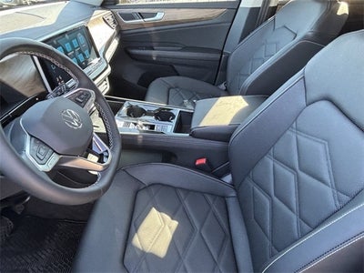 2025 Volkswagen Atlas 2.0T SE w/ Technology