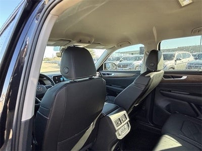 2025 Volkswagen Atlas 2.0T SE w/ Technology