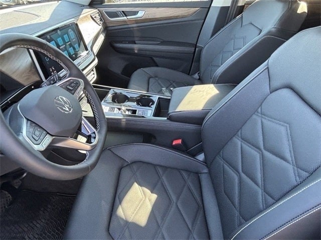 2025 Volkswagen Atlas 2.0T SE w/ Technology