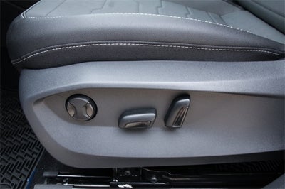 2026 Volkswagen Taos 1.5T SE Black