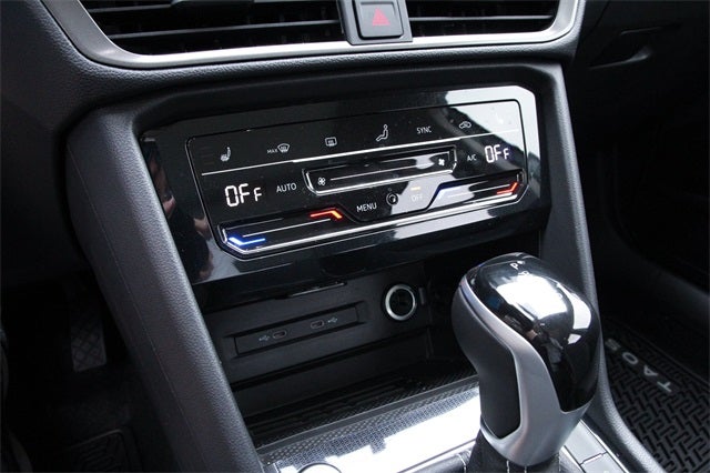 2026 Volkswagen Taos 1.5T SE Black