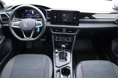 2026 Volkswagen Taos 1.5T SE Black