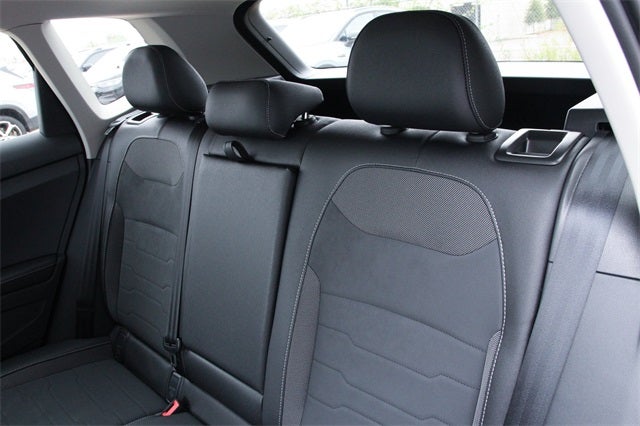 2026 Volkswagen Taos 1.5T SE Black