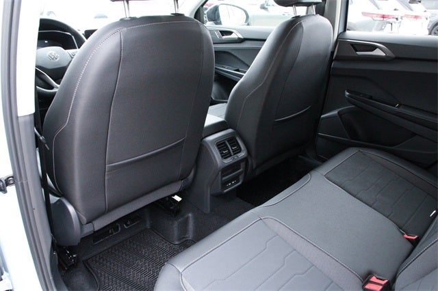 2026 Volkswagen Taos 1.5T SE Black