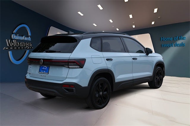 2026 Volkswagen Taos 1.5T SE Black