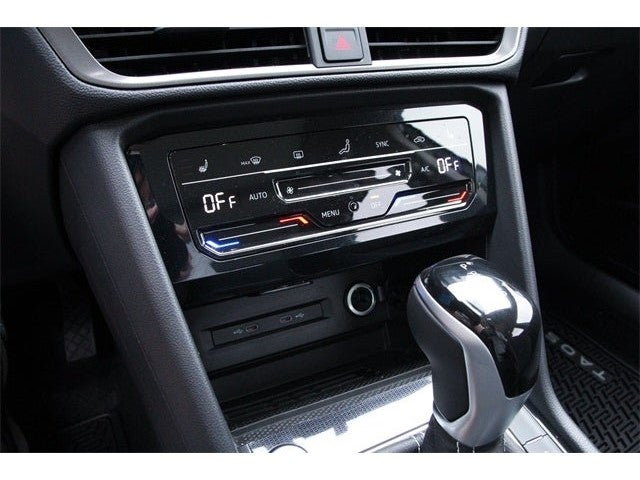 2026 Volkswagen Taos 1.5T SE Black