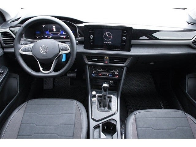 2026 Volkswagen Taos 1.5T SE Black