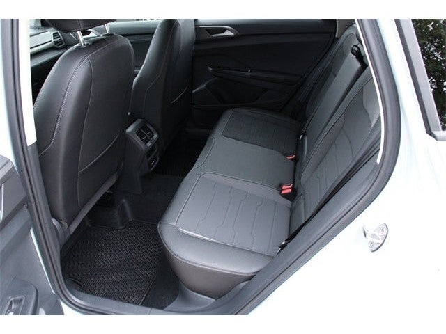 2026 Volkswagen Taos 1.5T SE Black