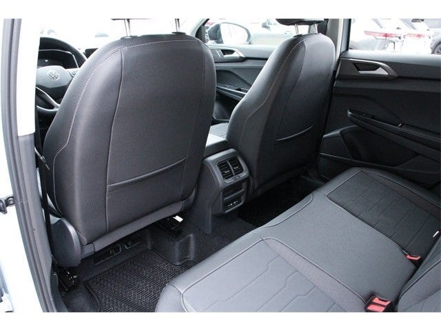 2026 Volkswagen Taos 1.5T SE Black