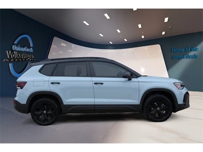 2026 Volkswagen Taos 1.5T SE Black