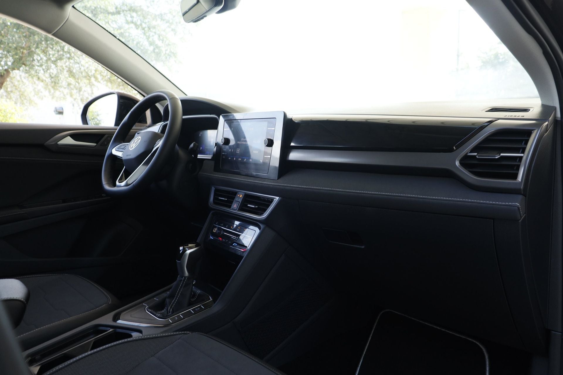 2026 Volkswagen Taos 1.5T SE Black