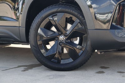 2026 Volkswagen Taos 1.5T SE Black